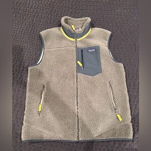 Men’s Large Retro Classic Patagonia fleece vest in green